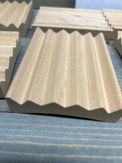 4" Alder Wood Soap Dish – Natural Battlement Design