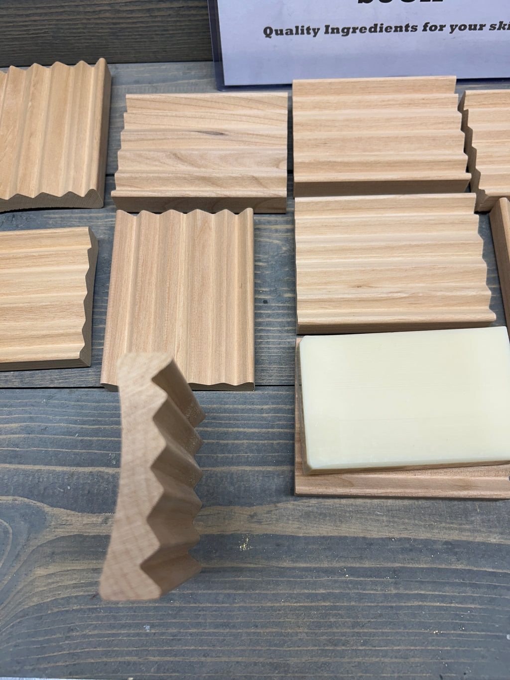 4" Alder Wood Soap Dish – Natural Battlement Design