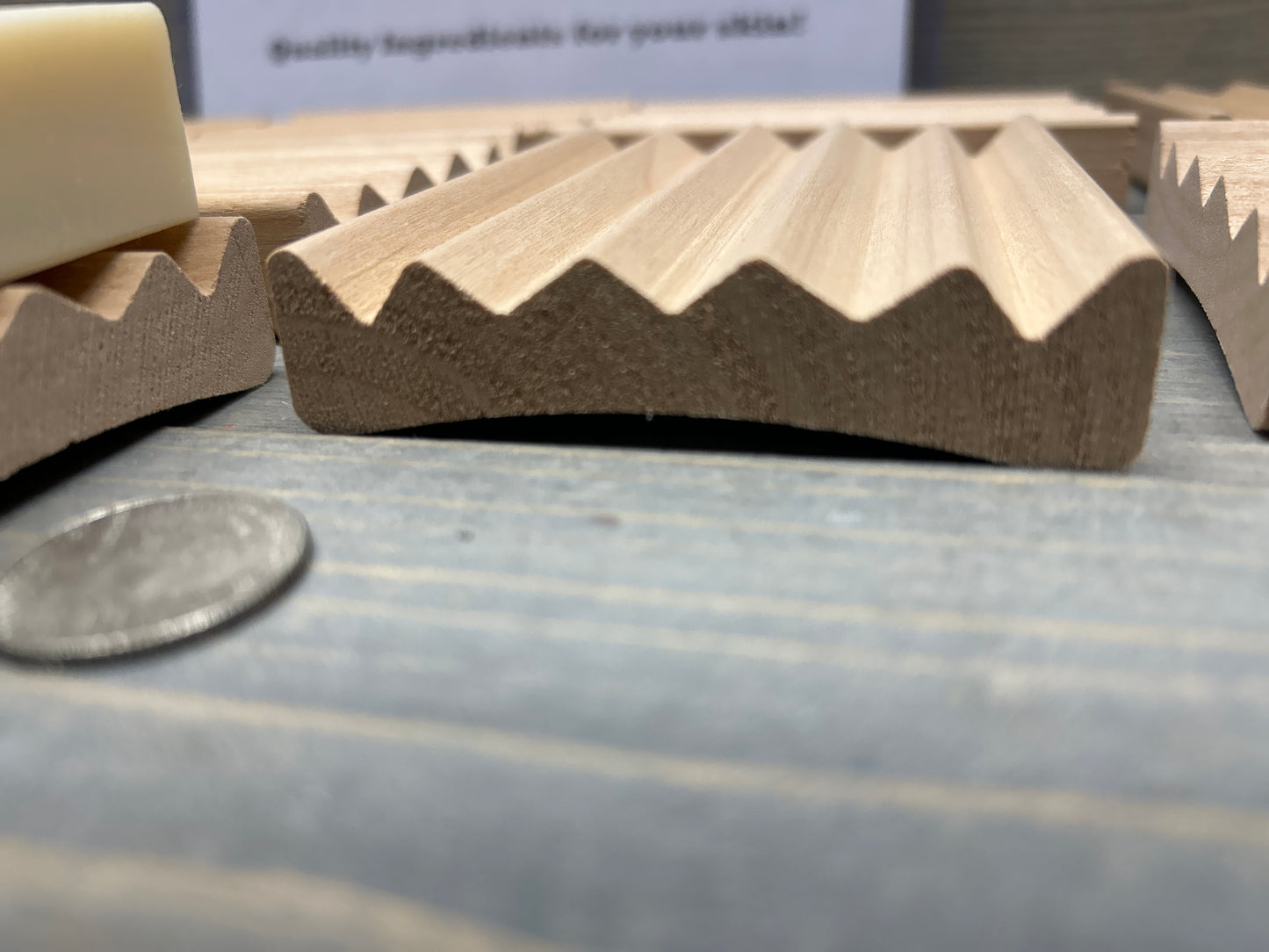 4" Alder Wood Soap Dish – Natural Battlement Design