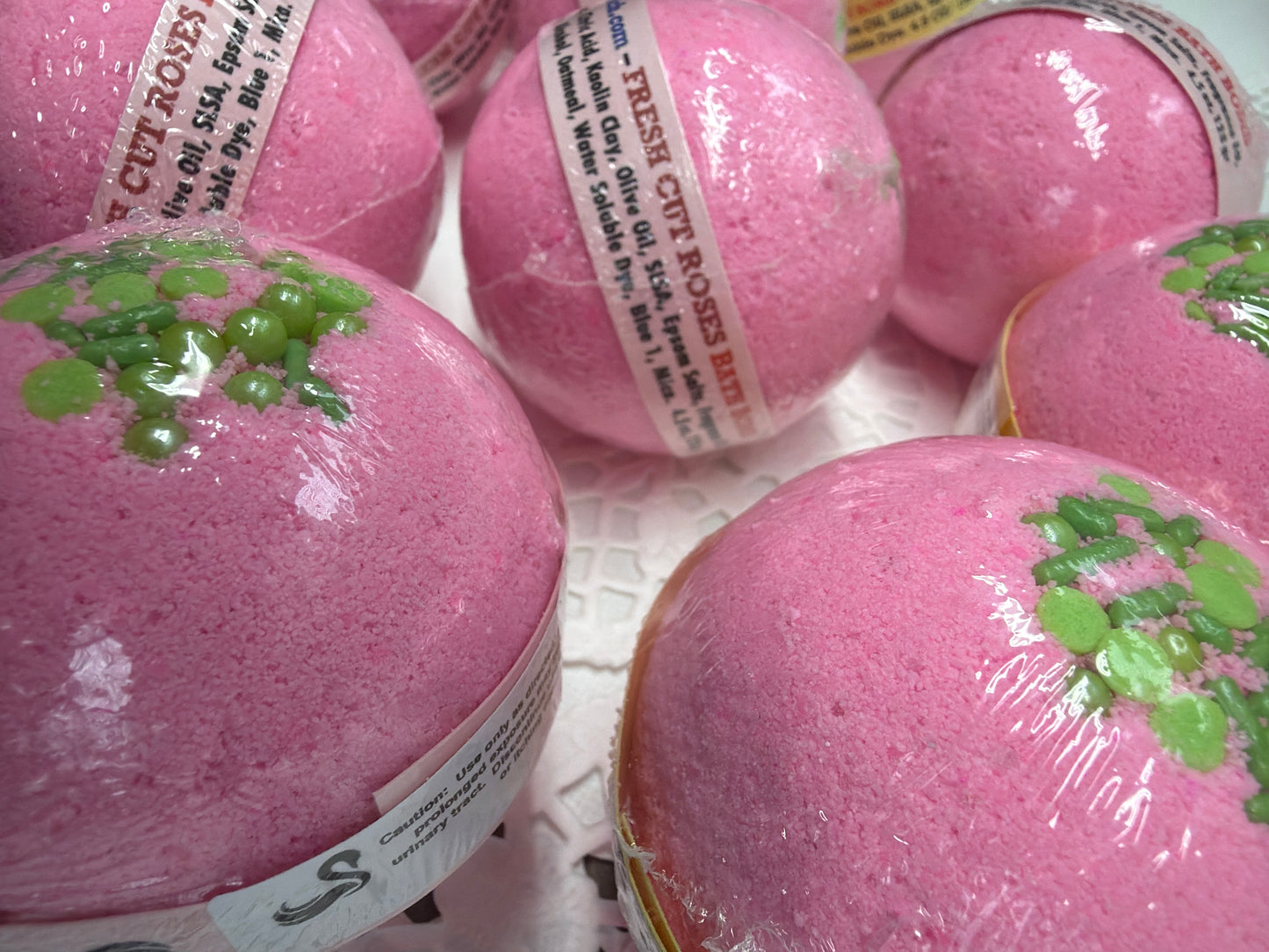 Bath Bomb - Fresh Cut Roses Scented Bath Bombs with Embeds and Candy sprinkled