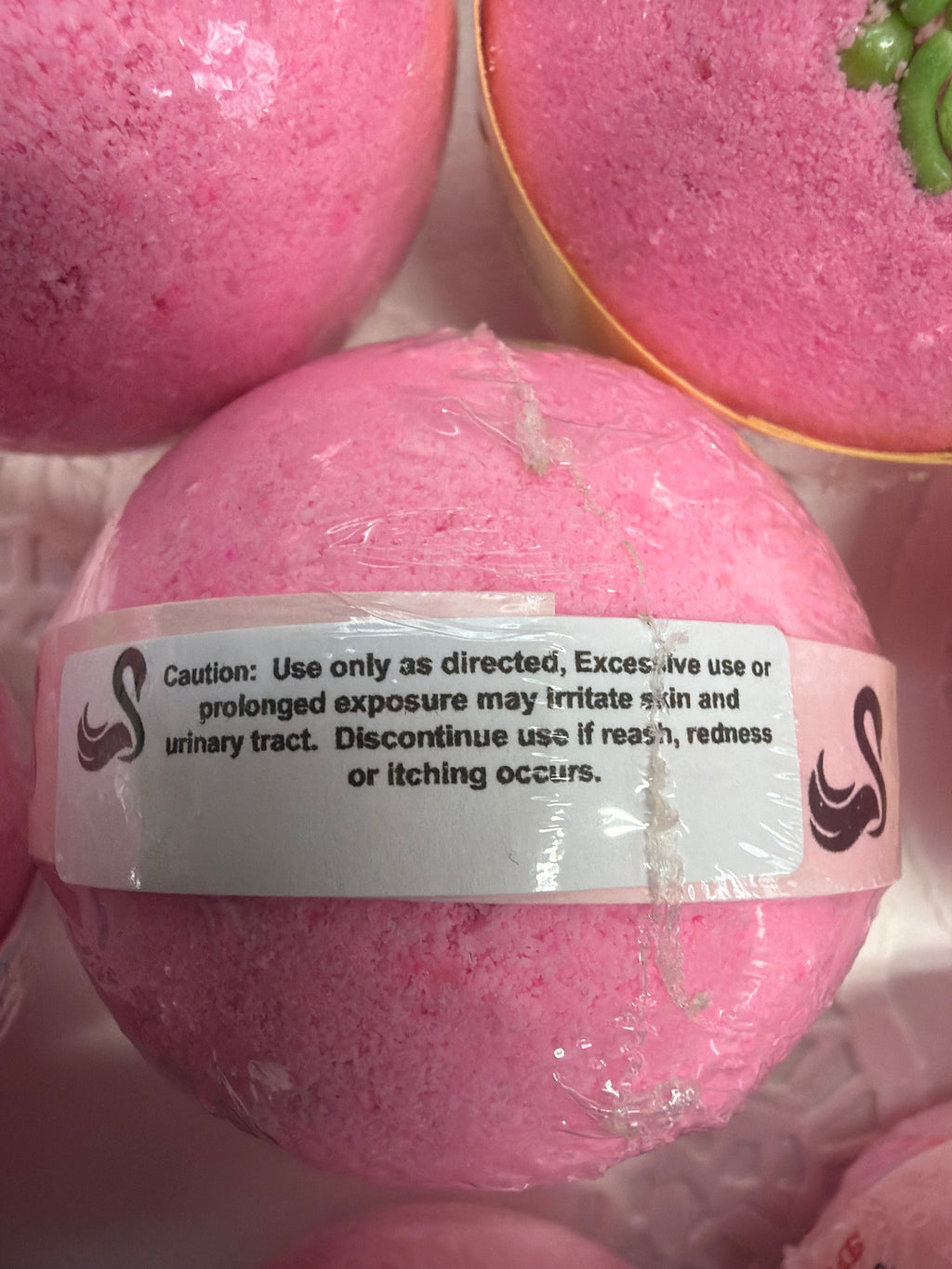 Bath Bomb - Fresh Cut Roses Scented Bath Bombs with Embeds and Candy sprinkled