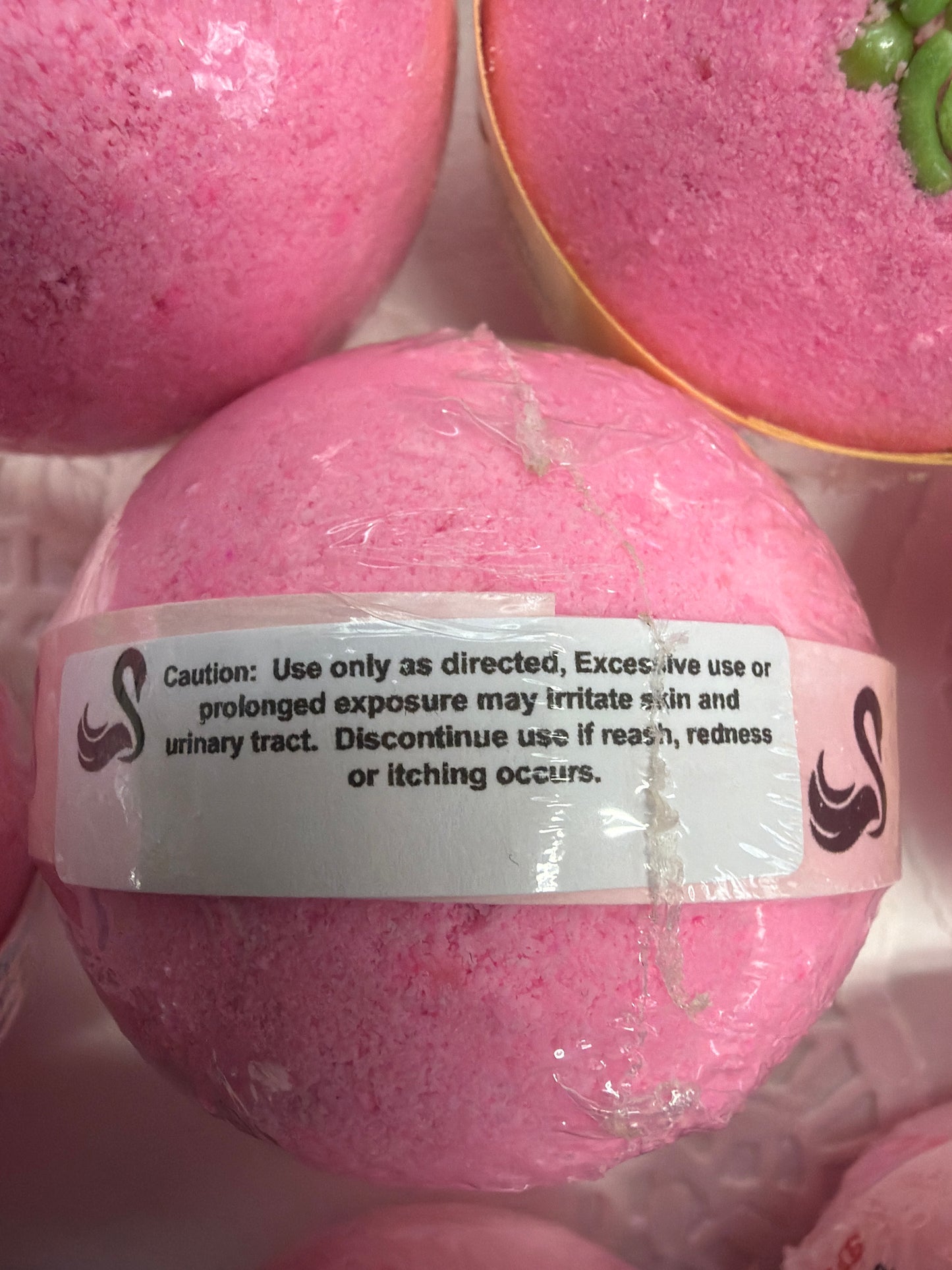 Bath Bomb - Fresh Cut Roses Scented Bath Bombs with Embeds and Candy sprinkled