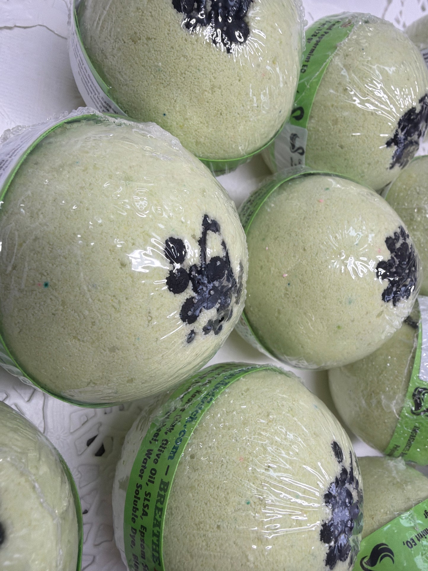 Bath Bomb - Breathe Bath Bomb -SINUS - Eucalyptus & Peppermint EO