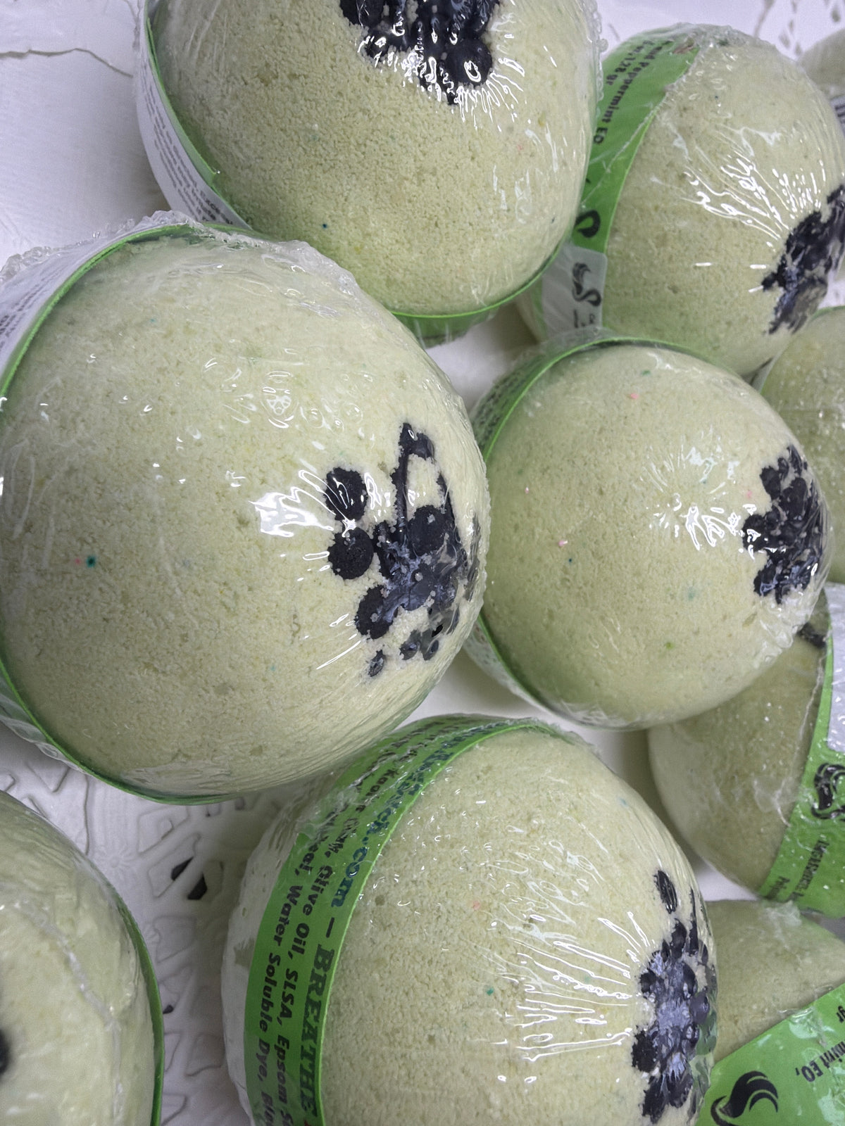 Bath Bomb - Breathe Bath Bomb -SINUS - Eucalyptus & Peppermint EO