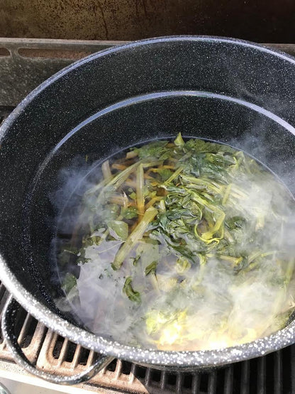 A photo of jewelweed reduction