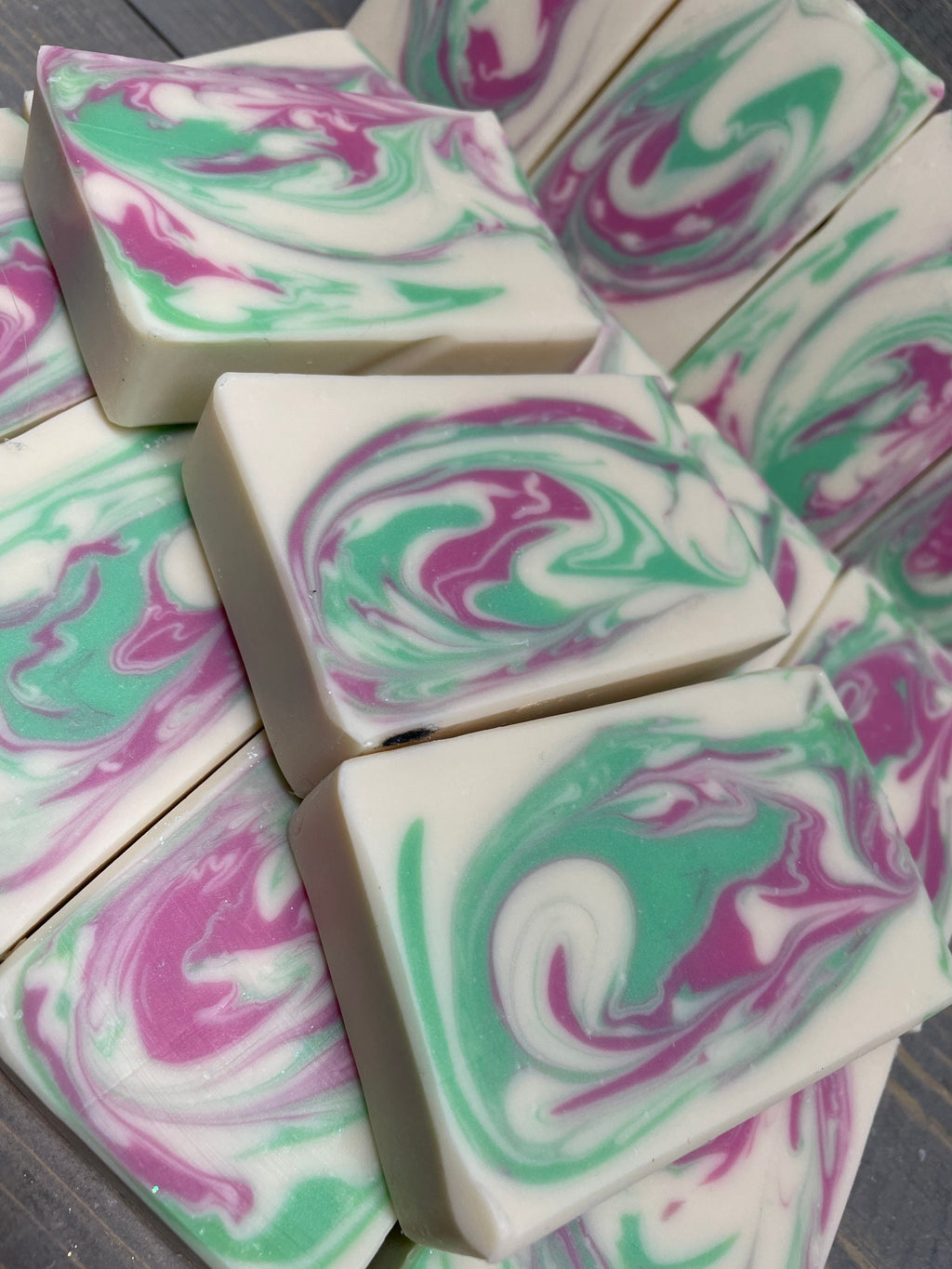 Heavenly Honeysuckle Soap, Lathers beautifully, leaves your skin clean and soft!