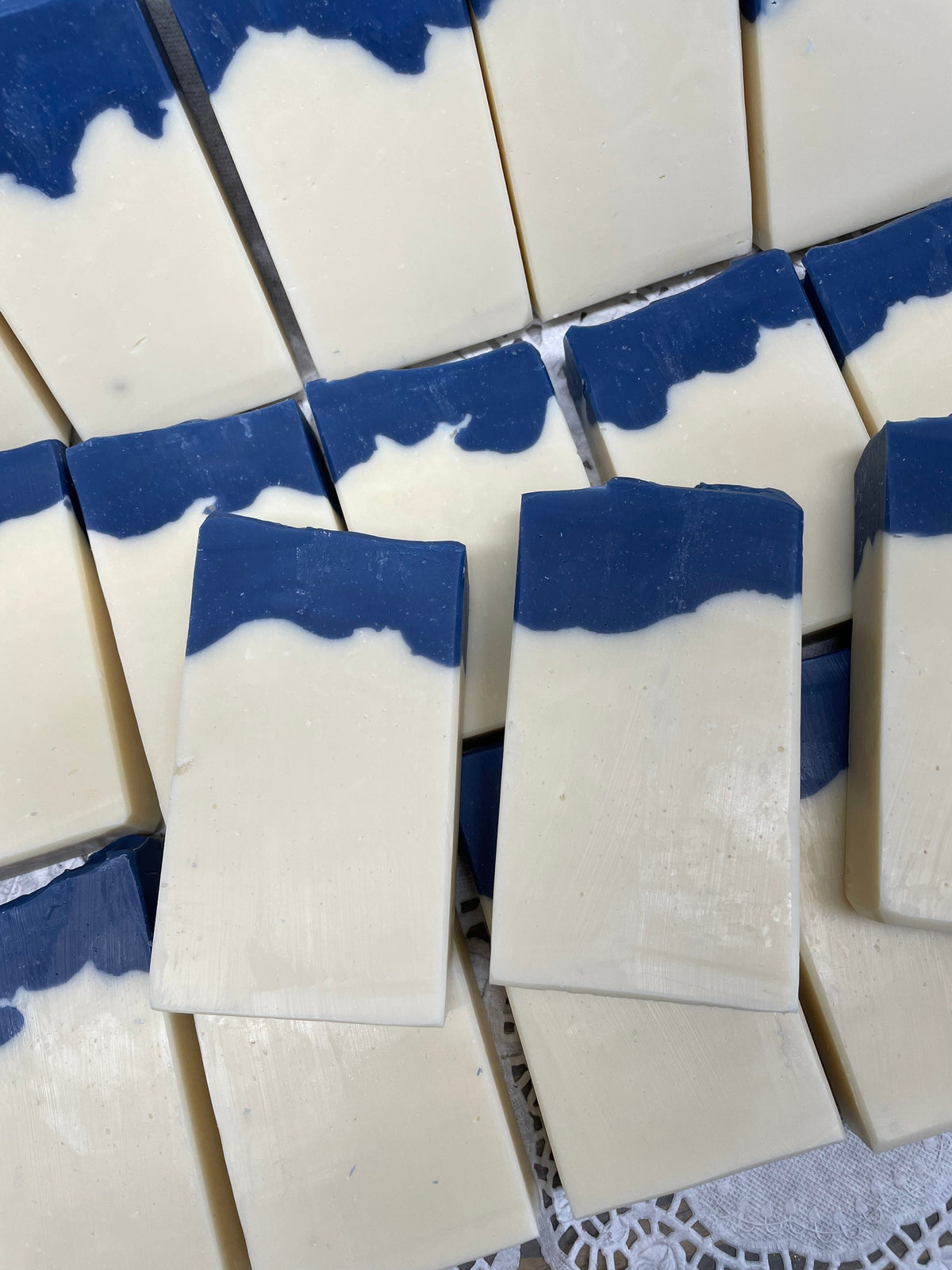 Aunt Pat’s Soap 5.0 oz., gentle soap. Bubbly Soap, Creamy Soap, A Dup scent of Dove Soap