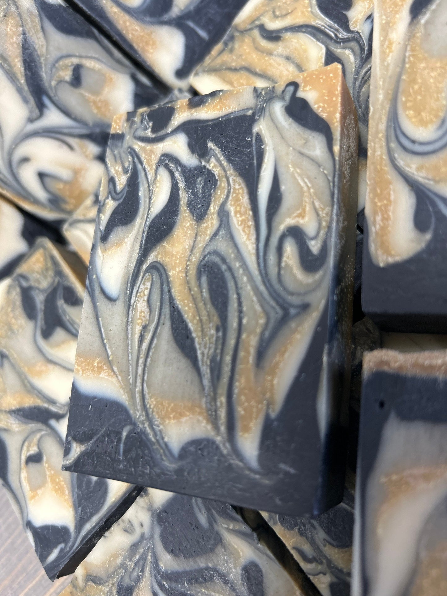 Sulfur Soap, Bentonite Clay, Activated Charcoal, Tea Tree EO and Lemon EO 5.5 oz Bar Soap, leaves your skin clean!