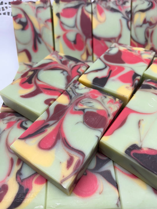 Apple Cinnamon Soap 5.0 oz, ApplePie scented soap, Bubbly Soap, Creamy soap